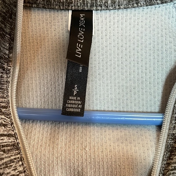 Sports top - Picture 3 of 5